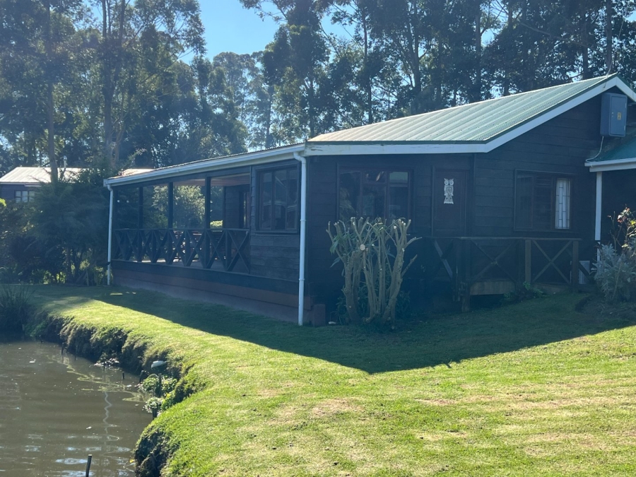 2 Bedroom Property for Sale in Harkerville A H Western Cape